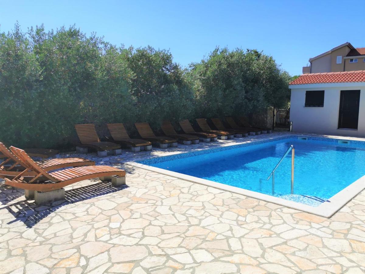 נובליה Lenka Apartments I מראה חיצוני תמונה