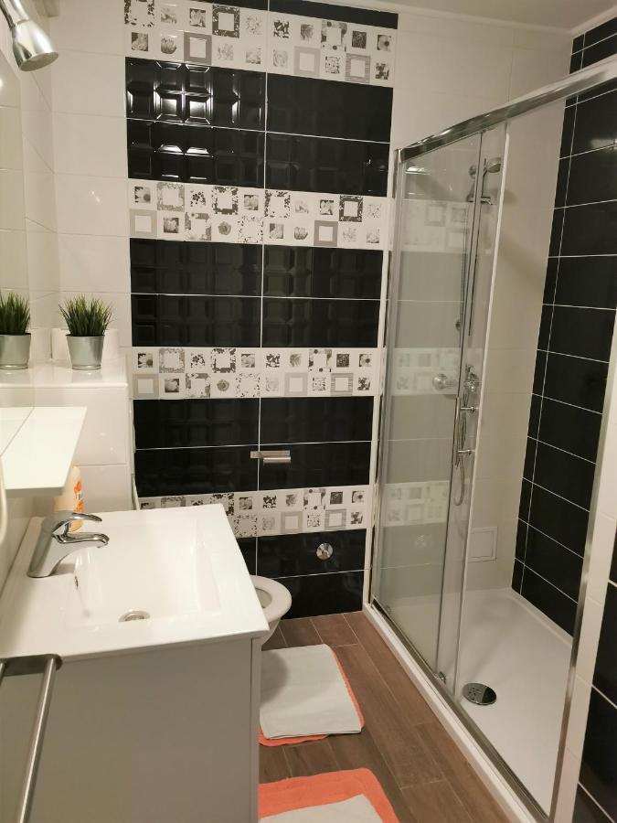 נובליה Lenka Apartments I מראה חיצוני תמונה