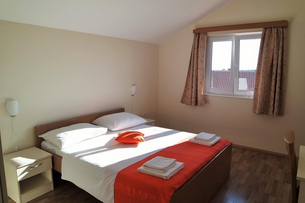 נובליה Lenka Apartments I מראה חיצוני תמונה